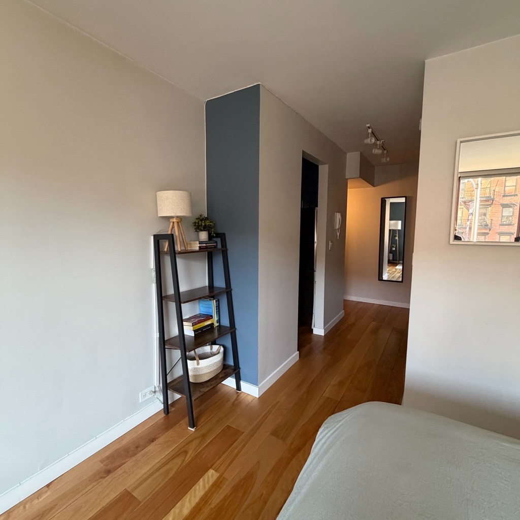 Doorman Building Fully Furnished Hells Kitchen Studio - Photo 7