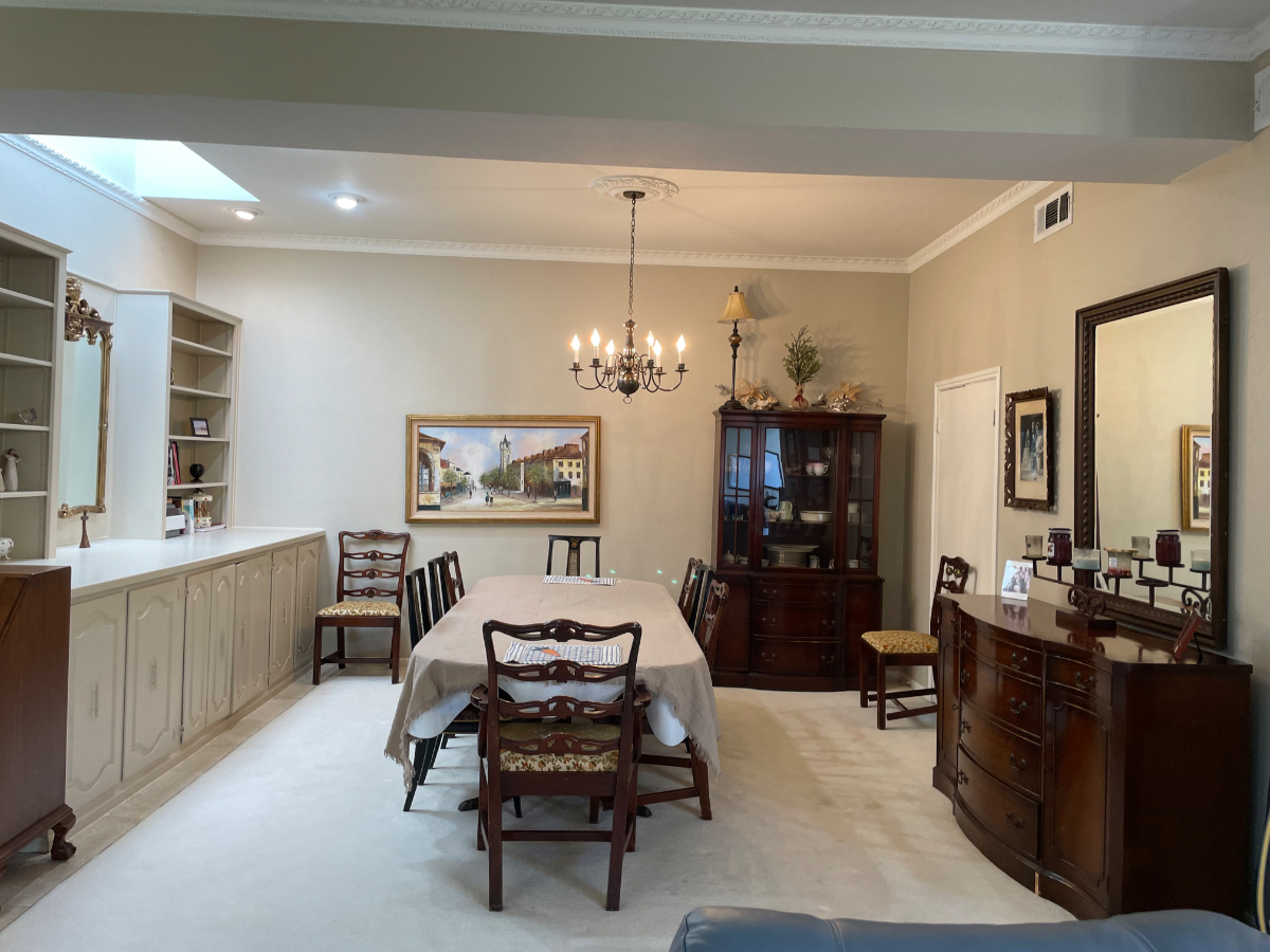 Large Bedroom with Private Bathroom, light and bright living room. - Photo 9