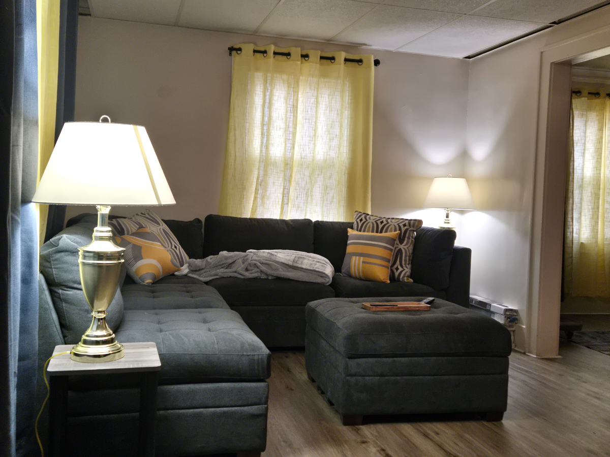 Brooks Ave 1 single bedrooms 1.5 miles from from Strong Memorial/ Shared bathroom with traveling Nur - Photo 8