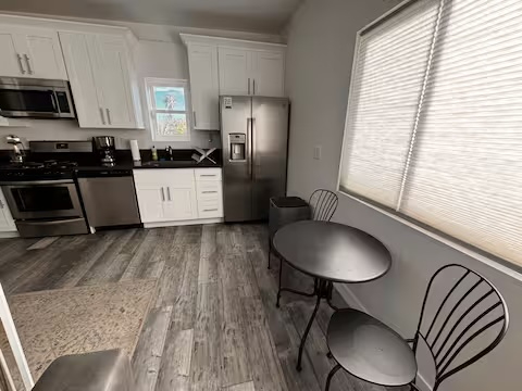 Modern 1 bedroom/1 bath Neighborhood Gem - Photo 5