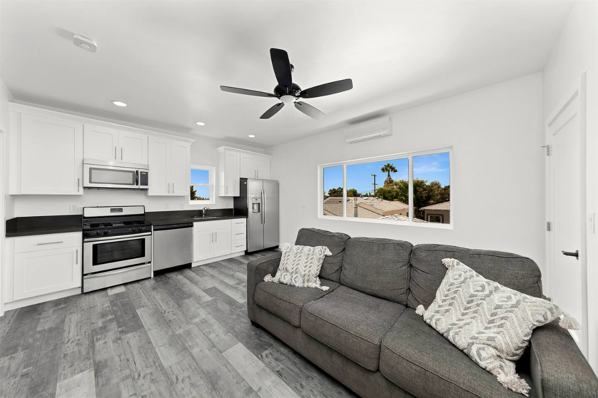 Modern 1 bedroom/1 bath Neighborhood Gem - Photo 4