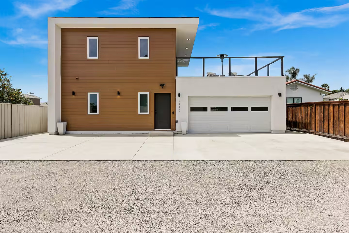 Modern 1 bedroom/1 bath Neighborhood Gem - Photo 1