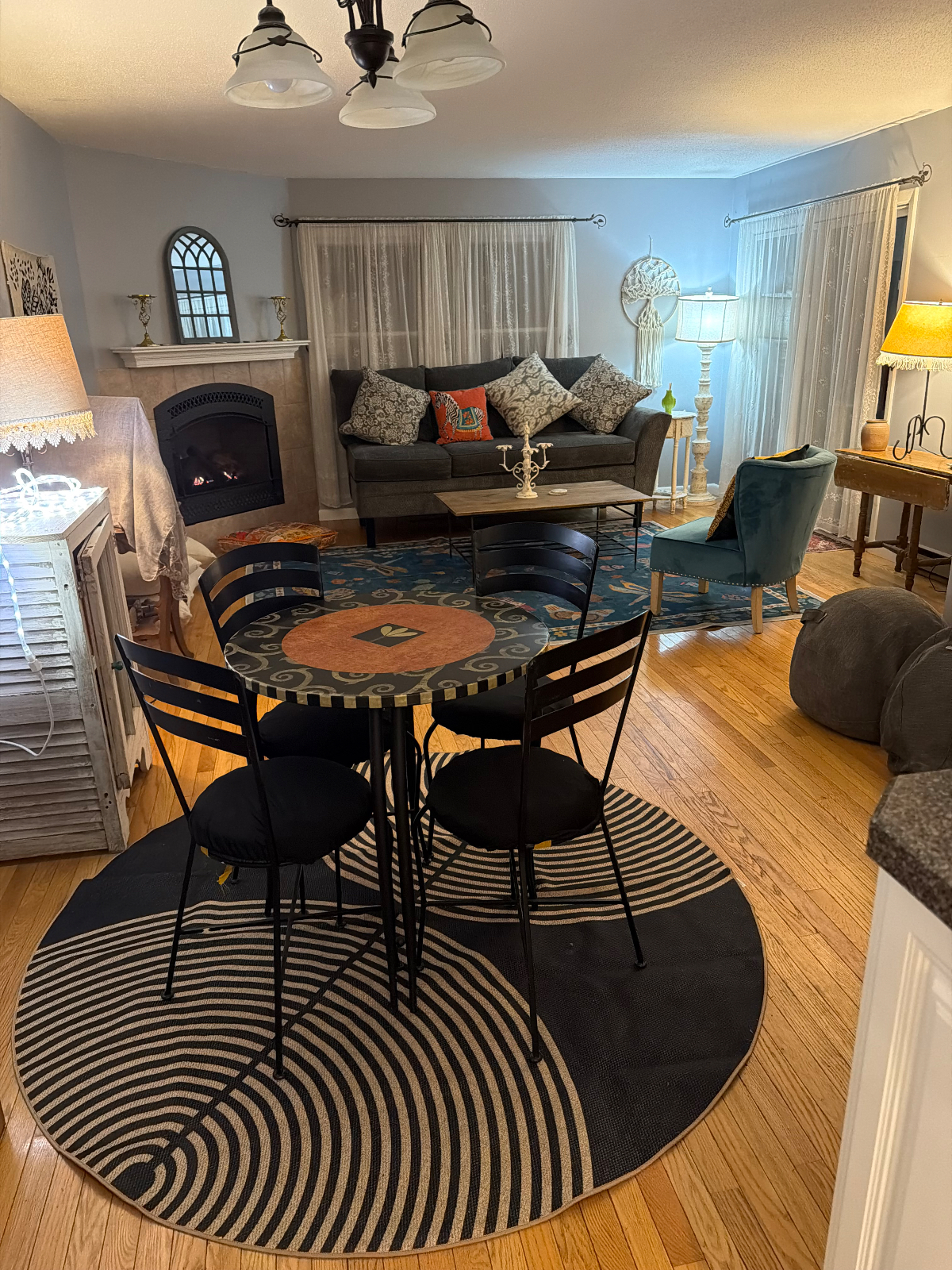 Fully Furnished Beautiful Montpelier Townhouse - Photo 1