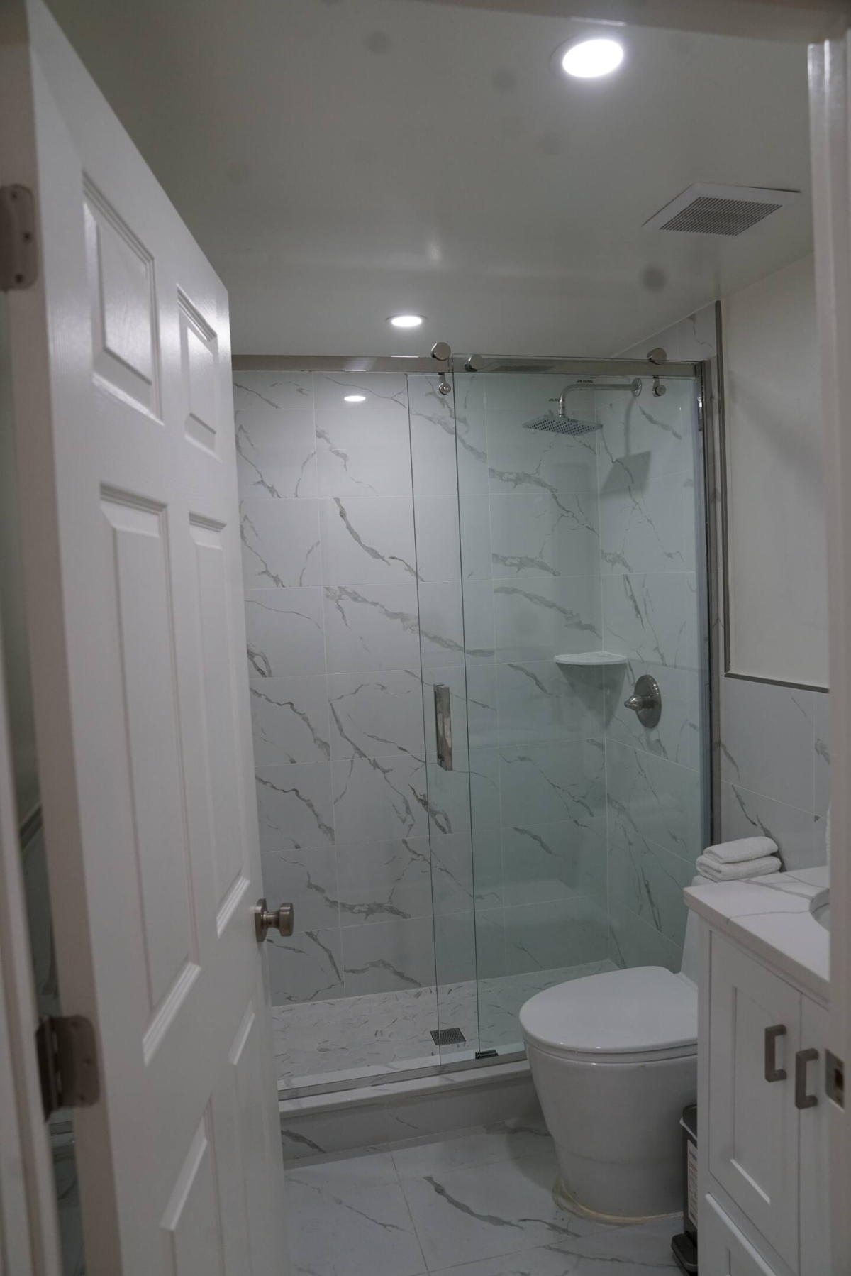 newly renovated fully Furnished 3BR 2bath... - Photo 3