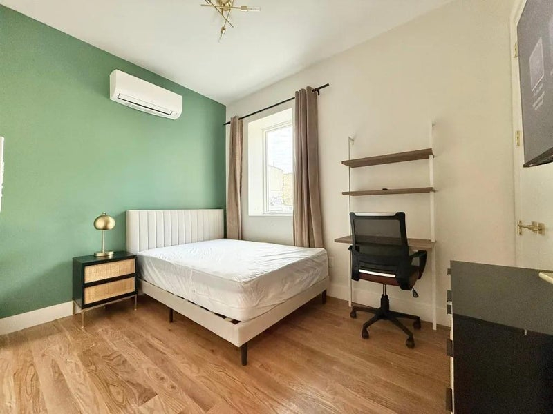 Furnished room in a 4 bedroom, AC, dishwasher 796 - Photo 3