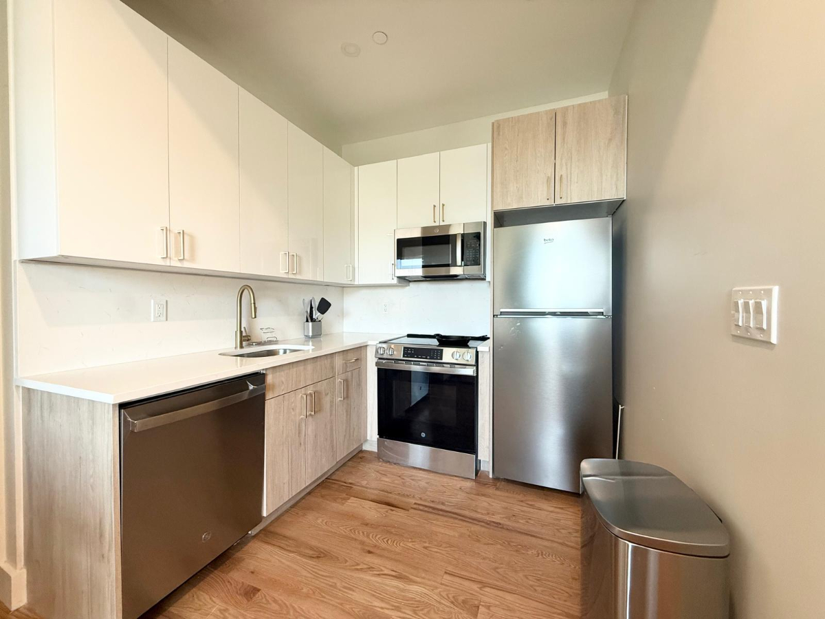 Furnished room in a 4 bedroom, AC, dishwasher 796 - Photo 5