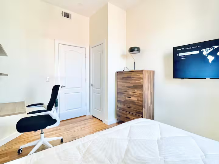 HDTV room by Prospect Park w/ rooftop, 199 - Photo 1