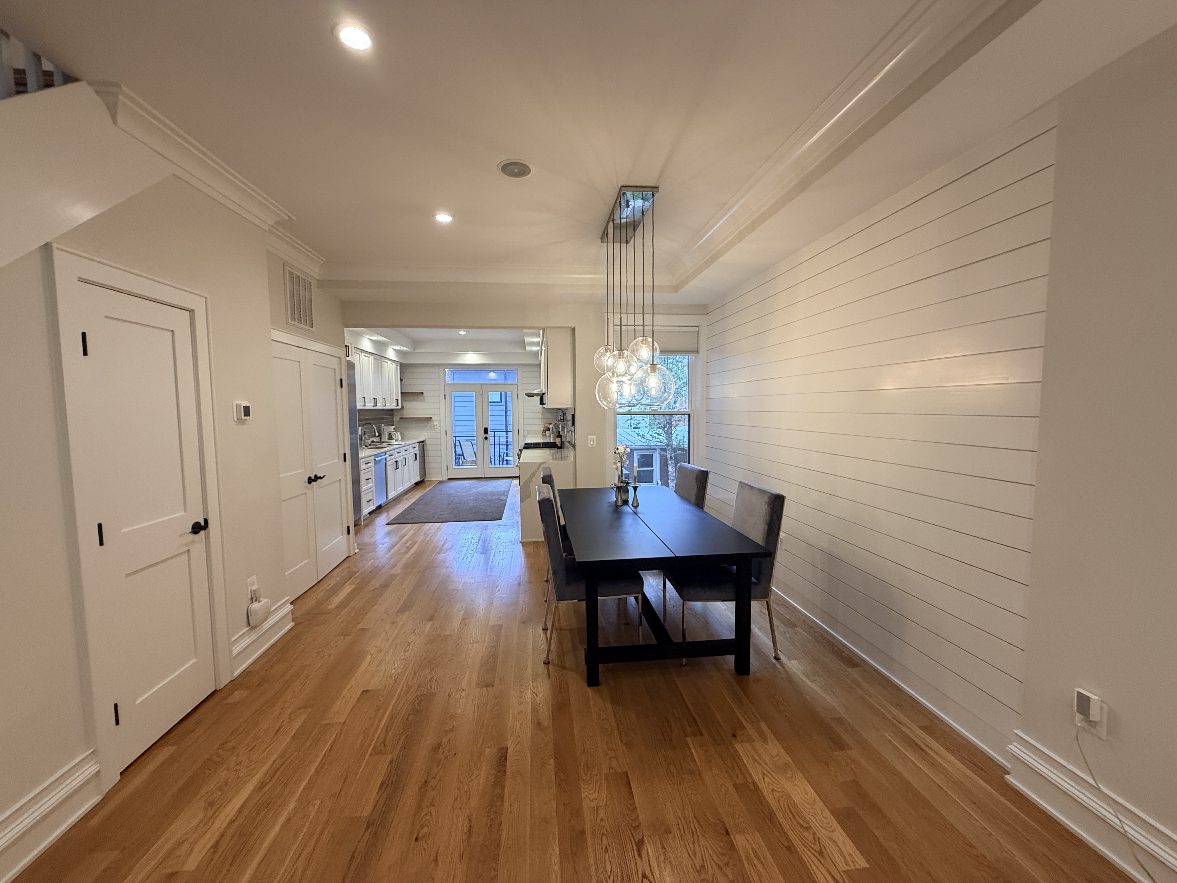 Beautiful Capitol Hill Row Home 2bed/2.1 bath *Can only lease till End of Feb 2027* - Photo 4