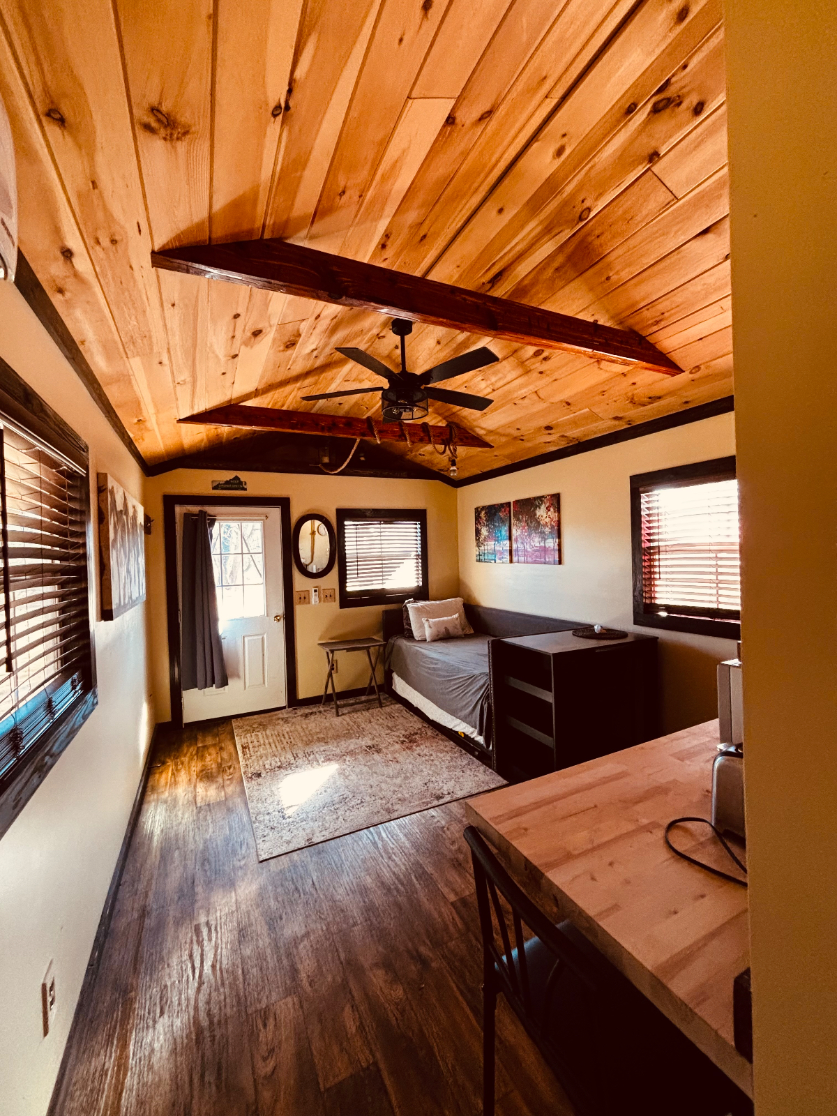 Quiet Country Cottage Studio
