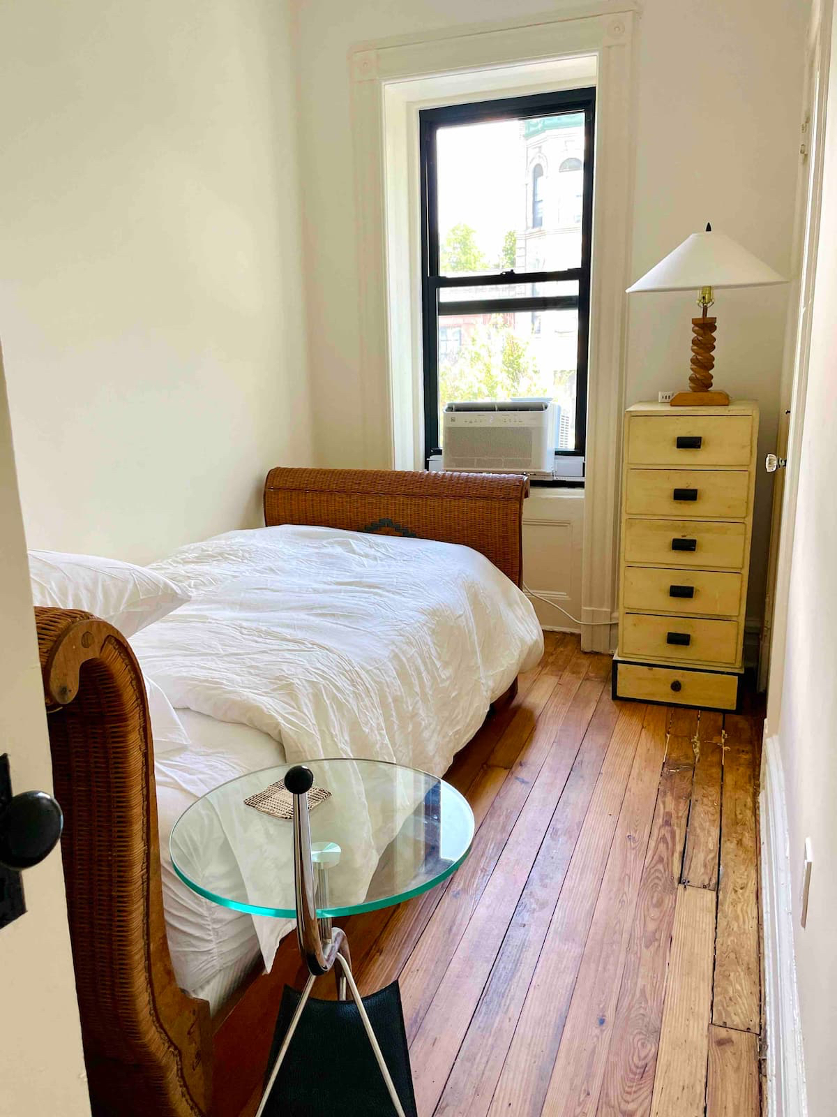 Quiet Furnished Brooklyn Guest Suite/ Sleeps 5/ Medical Professionals - Photo 12