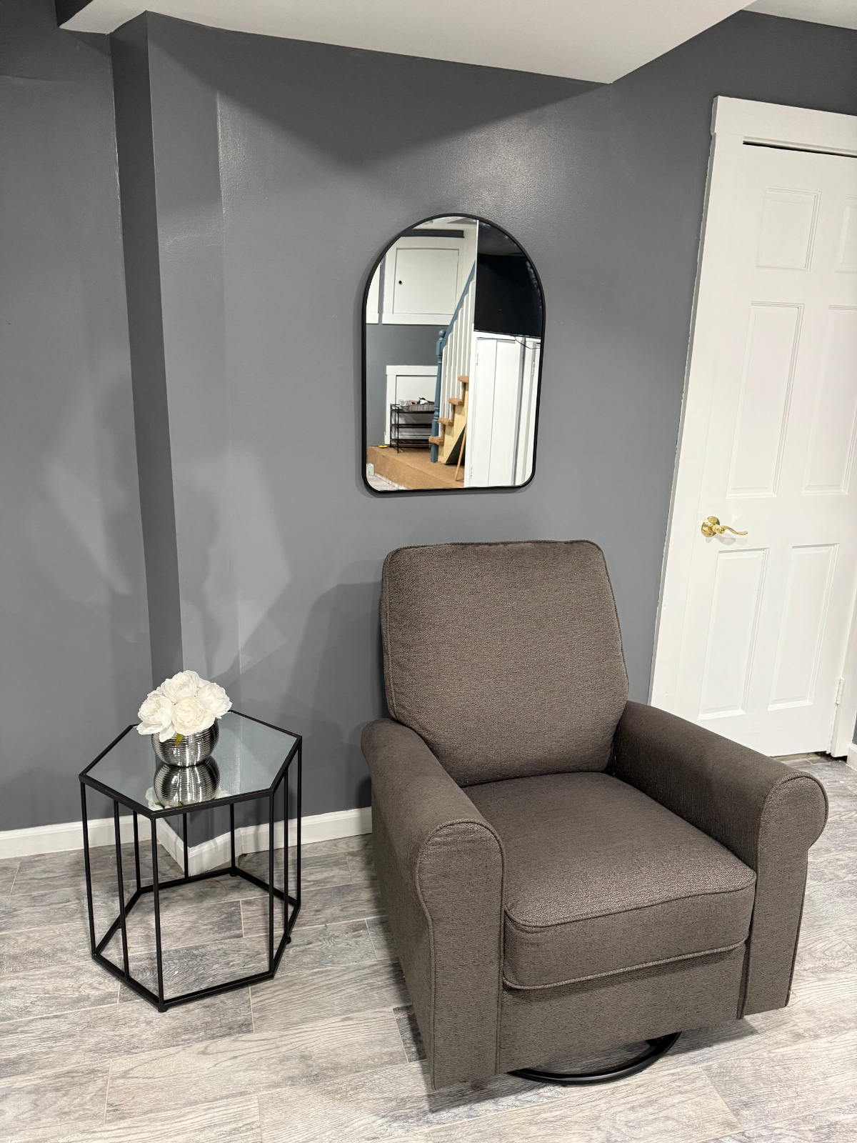 Comfortable Mid-Term Studio With Easy Commute And Utilities Included - Photo 4