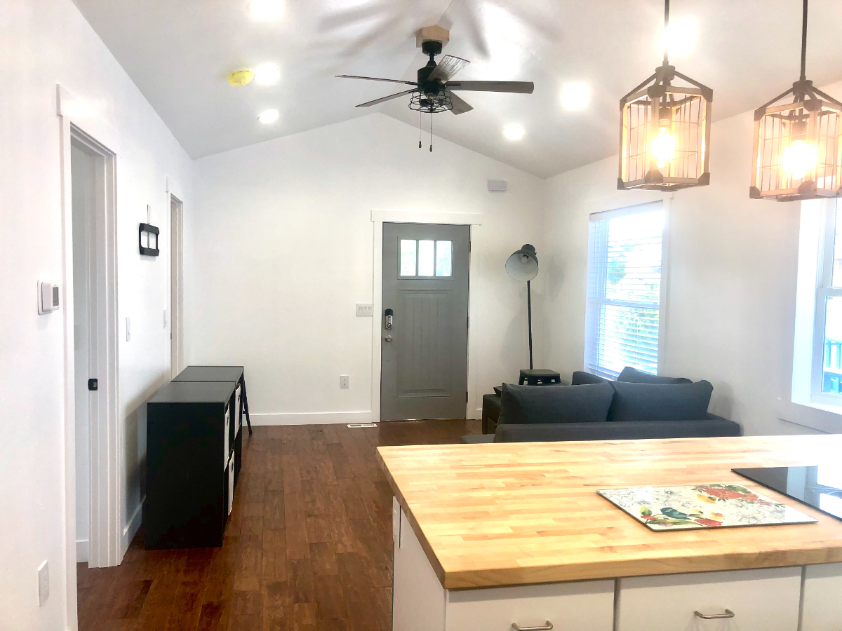 Fully Furnished 2BR Home Near Hospital-Ideal for Travel Nurses - Photo 2
