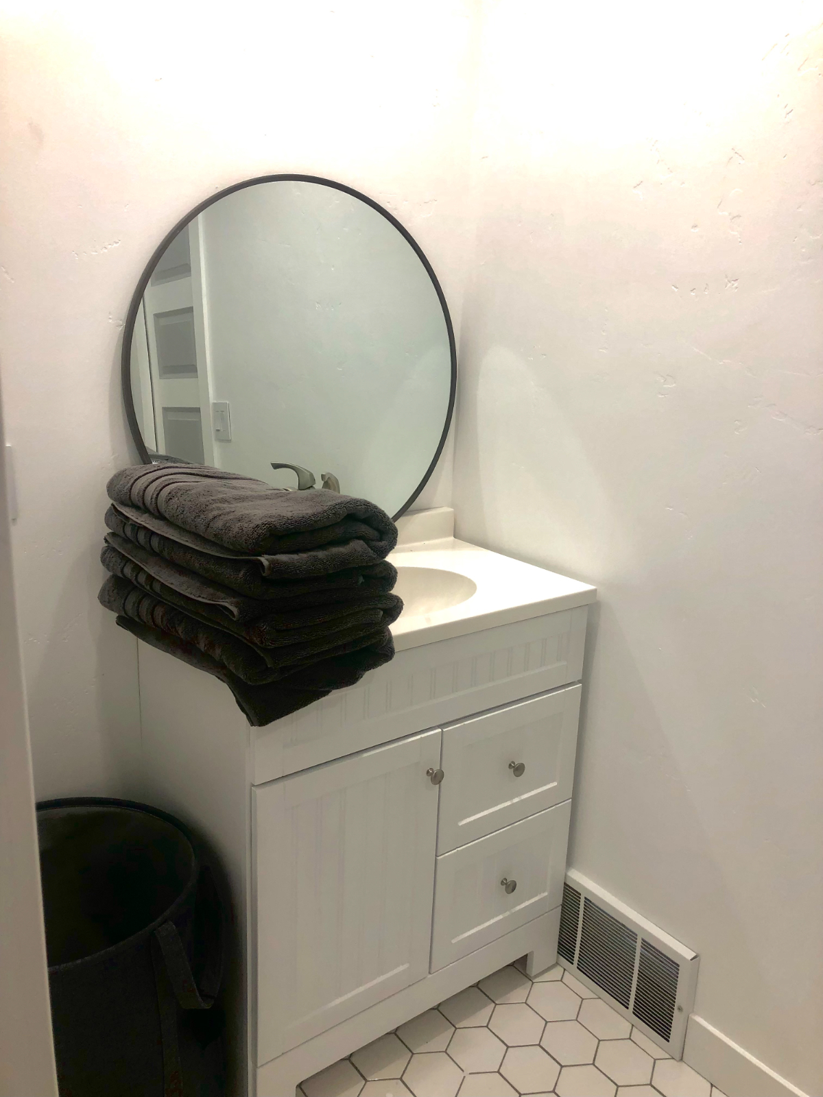Fully Furnished 2BR Home Near Hospital-Ideal for Travel Nurses - Photo 5