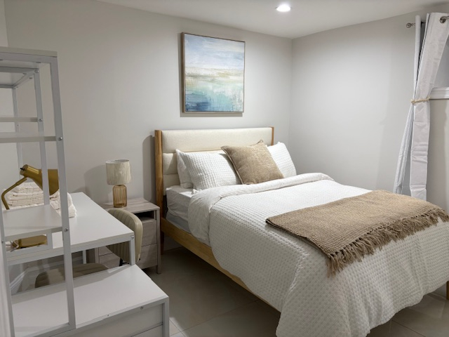 Fully Renovated Room in a Spacious Brooklyn Home With Backyard Access - Photo 7