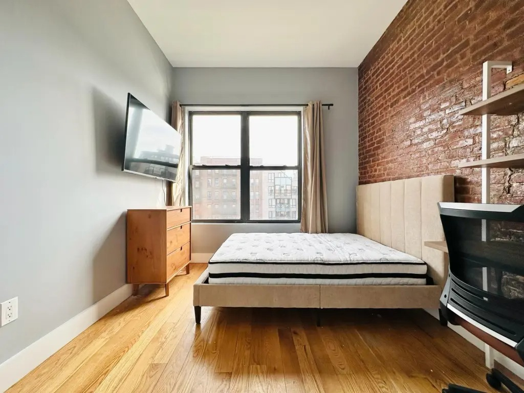 Prospect Park room, HDTV, 26 Min to Manhattan, 493 - Photo 1