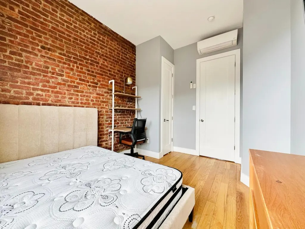 Prospect Park room, HDTV, 26 Min to Manhattan, 493 - Photo 3
