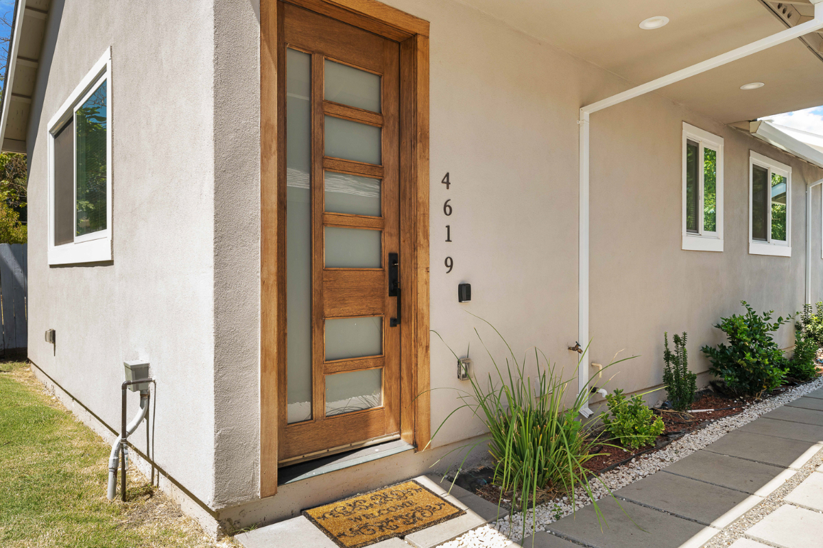 Comfortable Retreat With Private Entry and Garden Space Near Oak Park - Photo 2