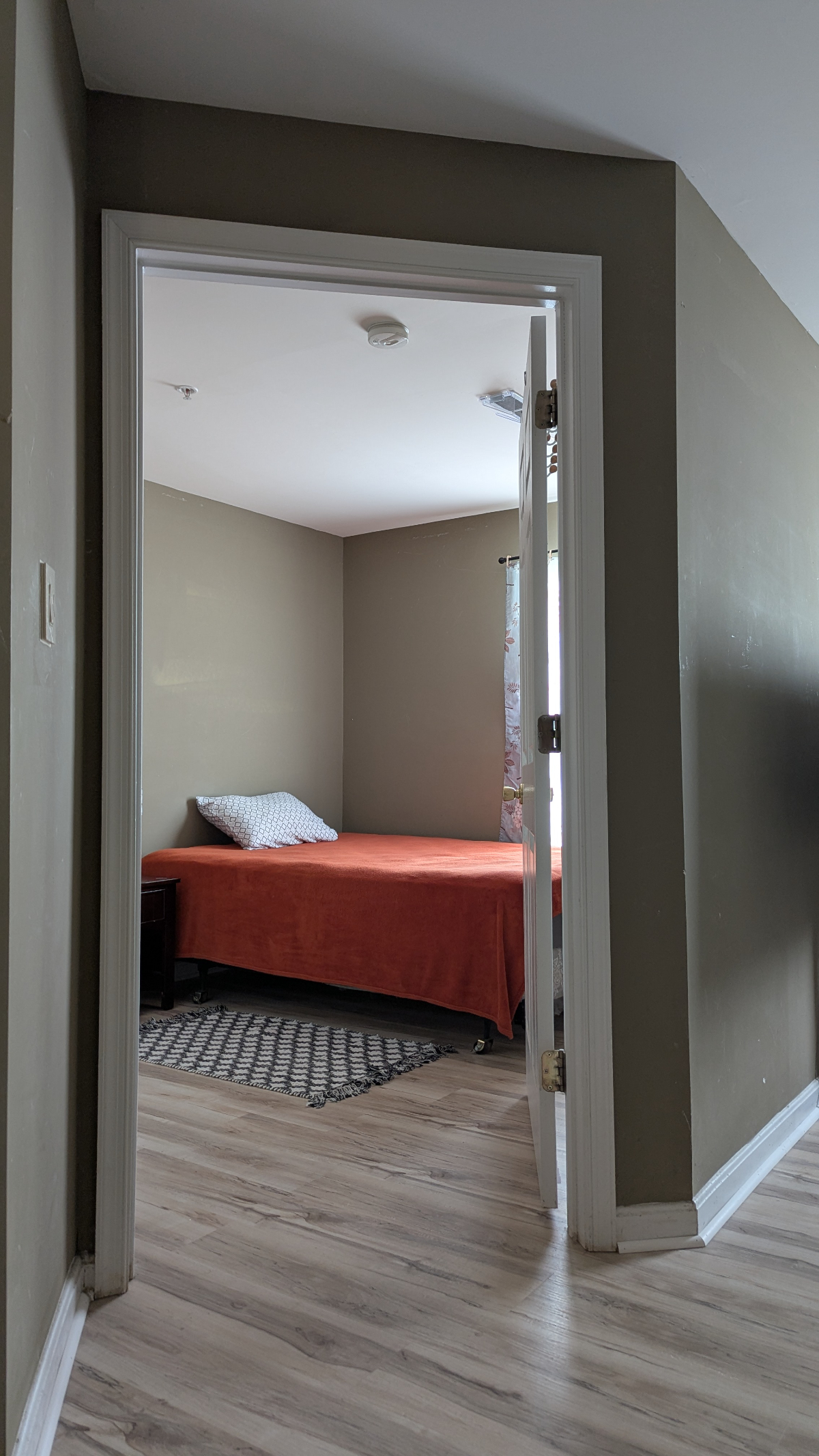 Quiet & Private Furnished 1BR Walkout | Utilities Included | Near Metro, Navy Yard, Downtown DC & DC - Photo 4