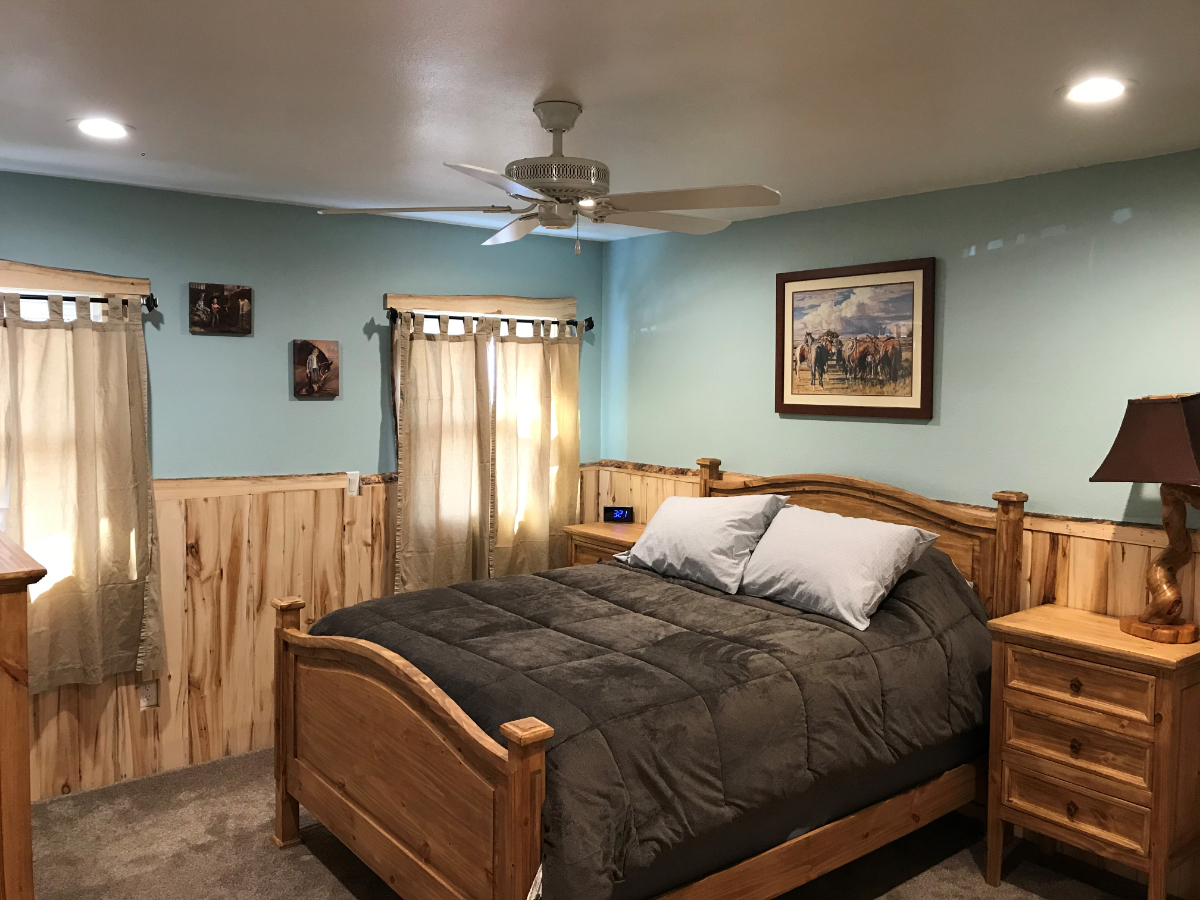 Rustic Home in Quiet Neighborhood - Photo 5
