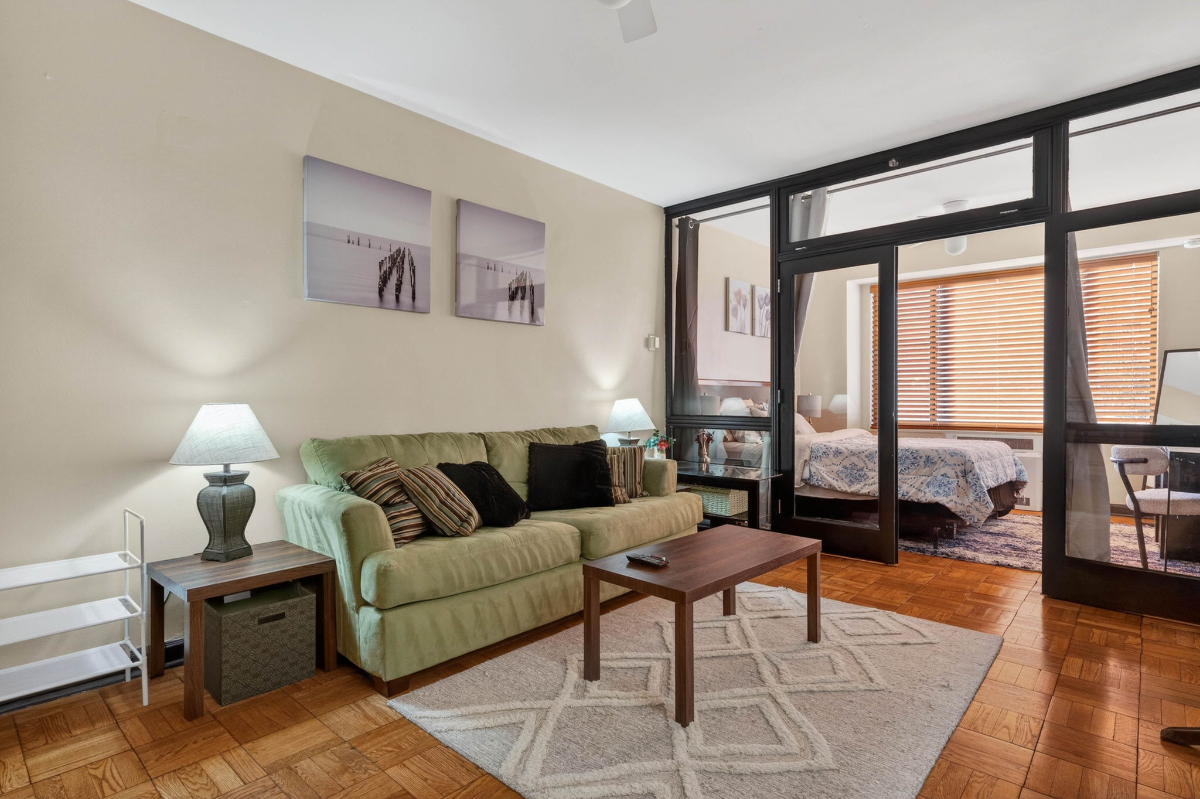 Entire Apartment Near Dupont Circle - Photo 3