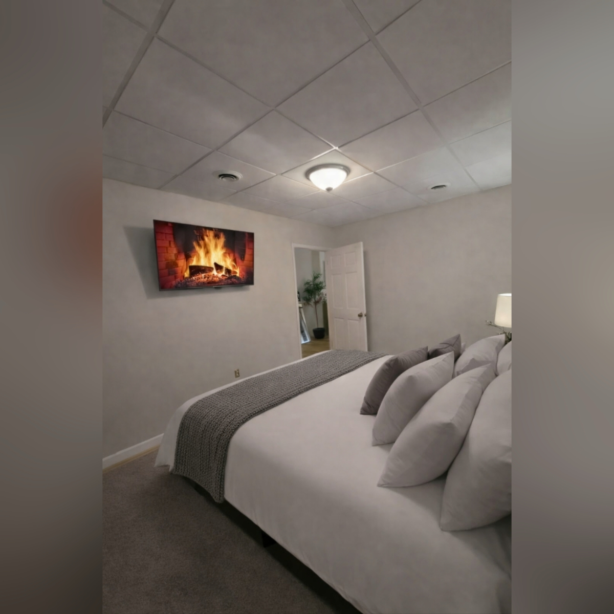 Recently Renovated 2 bedrooms , 1 bathroom apartment- 1st Floor Apt - Photo 5