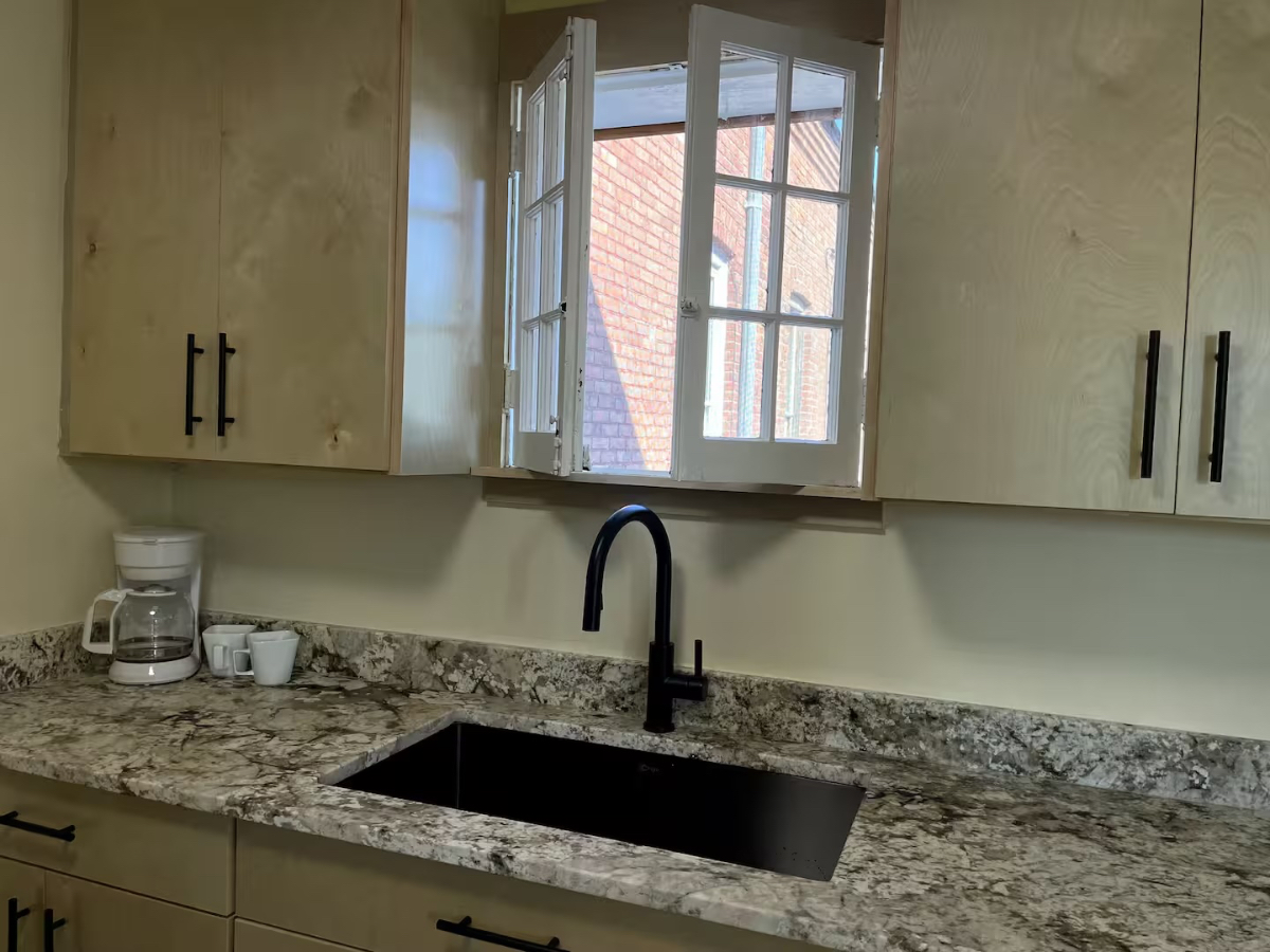 Cozy loft on East Main - Photo 7
