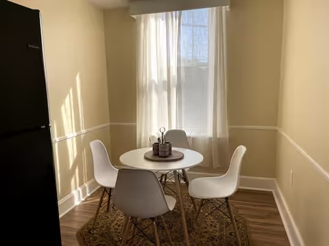 Cozy loft on East Main - Photo 8