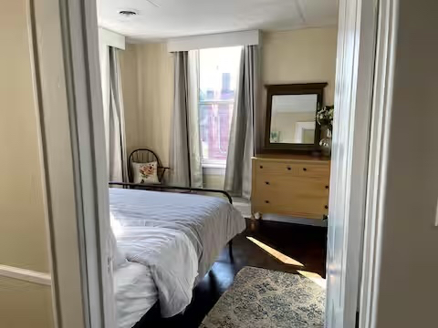 Cozy loft on East Main - Photo 12