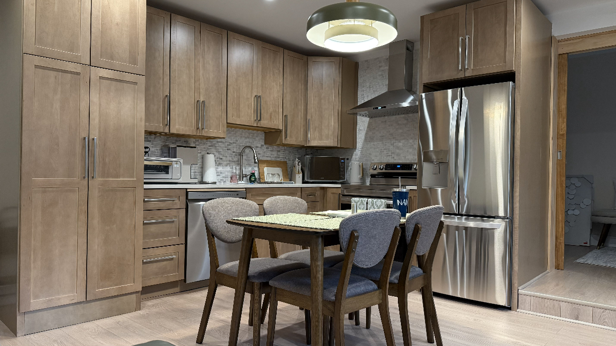 Modern Elegance Meets Ultimate Convenience - Stunning New 1BR Apartment - Photo 1