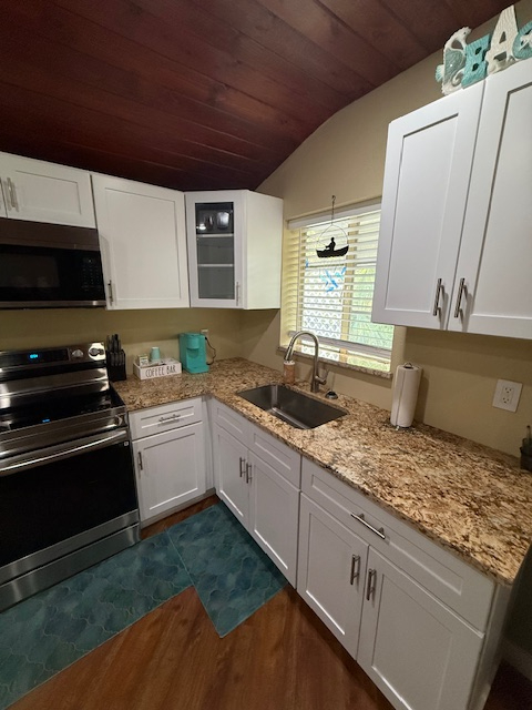 Comfortable 1BR House Near Hospitals And Downtown New Port Richey - Photo 11