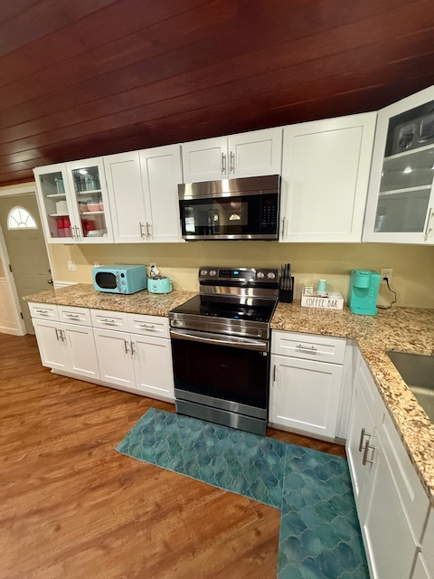 Comfortable 1BR House Near Hospitals And Downtown New Port Richey - Photo 9