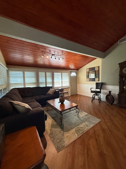Comfortable 1BR House Near Hospitals And Downtown New Port Richey - Photo 4