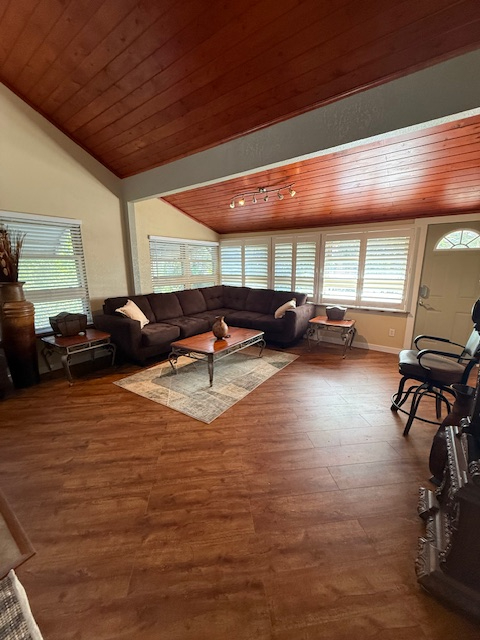Comfortable 1BR House Near Hospitals And Downtown New Port Richey - Photo 3
