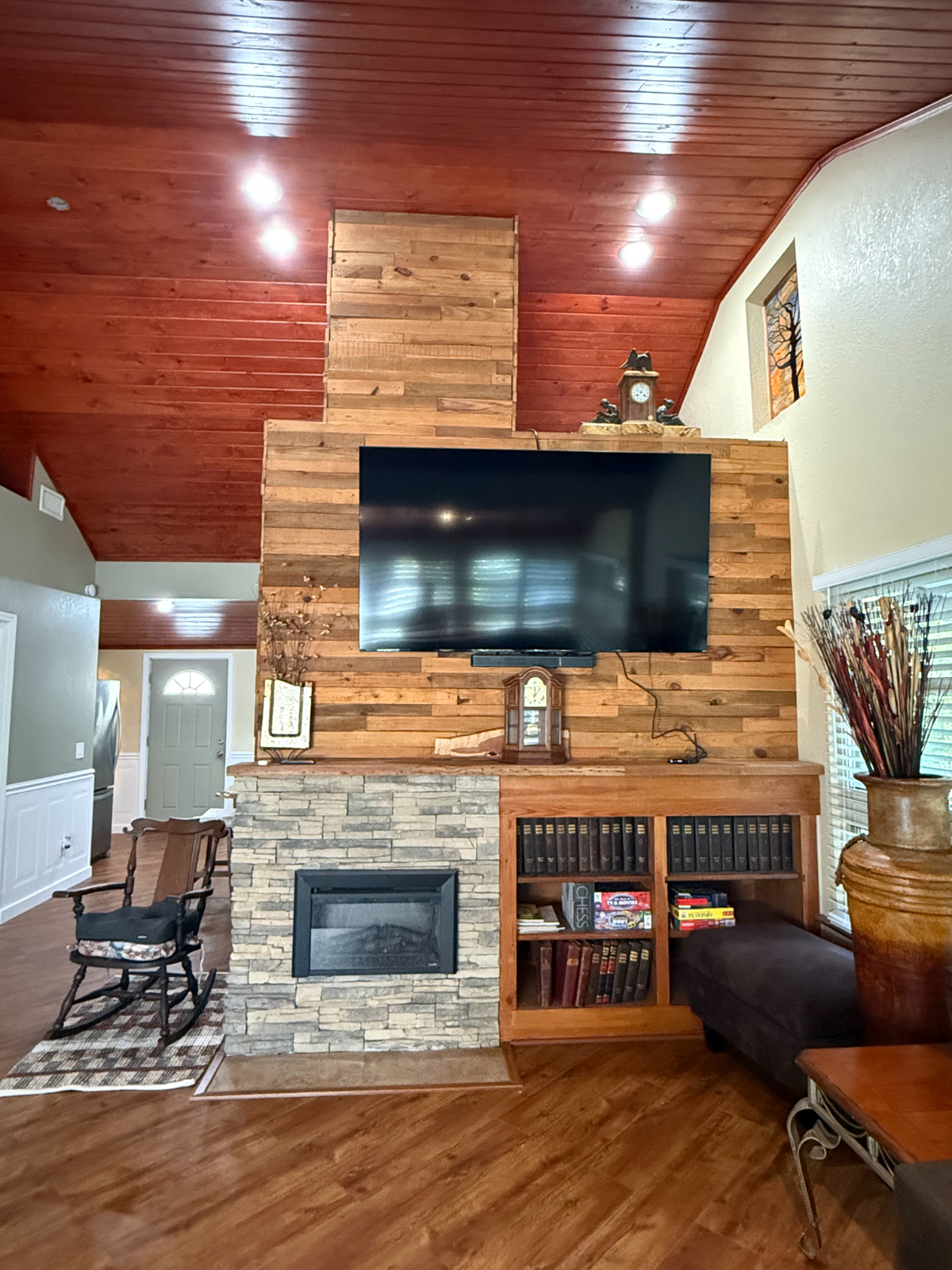 Comfortable 1BR House Near Hospitals And Downtown New Port Richey - Photo 2
