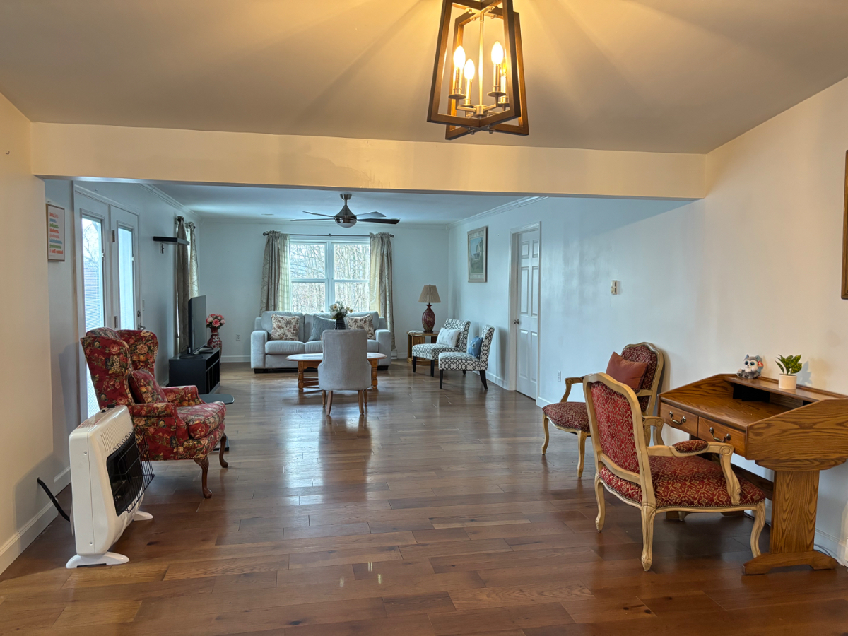 Perfect Waverly Stay - Spacious 4-Bedroom Home with Pool, Game Room, and Easy Access to Golf, Dining - Photo 6