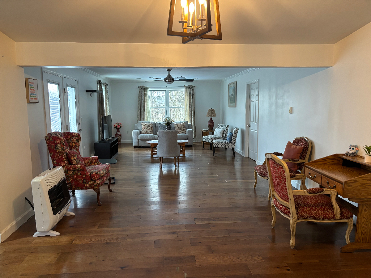 Perfect Waverly Stay - Spacious 4-Bedroom Home with Pool, Game Room, and Easy Access to Golf, Dining - Photo 7