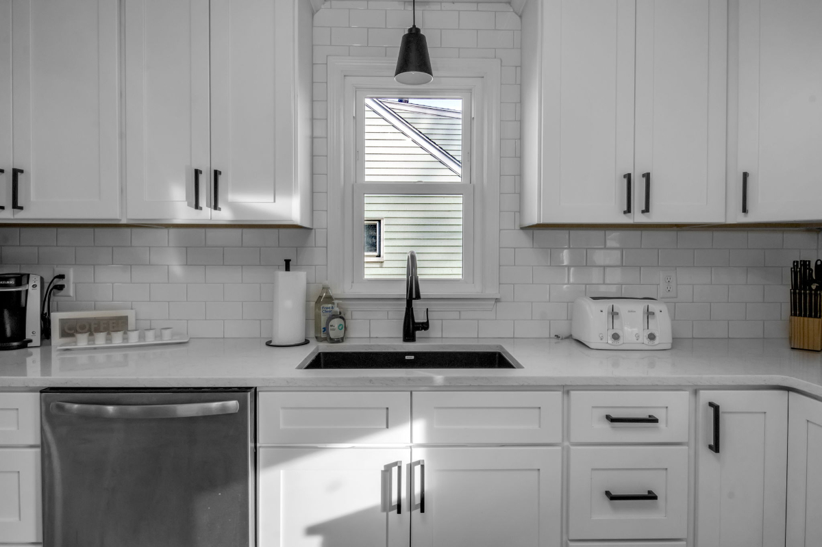 Charming 3 Bedroom Home - Photo 12