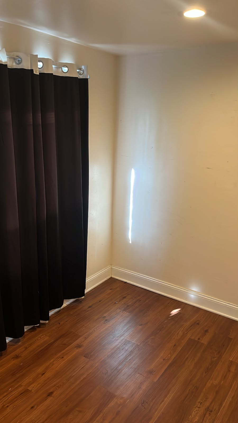Spacious 4-Bedroom Row Home with Private Parking in Southeast DC - Photo 5