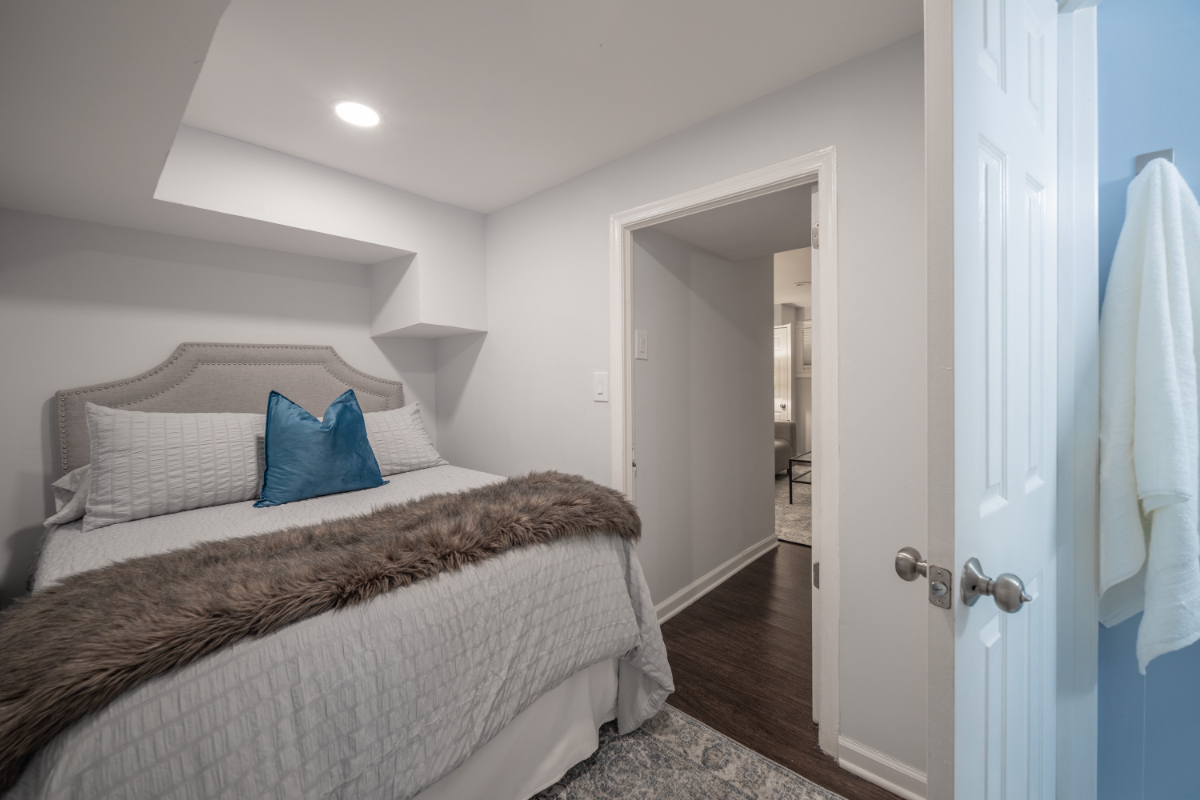 Spacious 4-Bedroom Row Home with Private Parking in Southeast DC - Photo 9