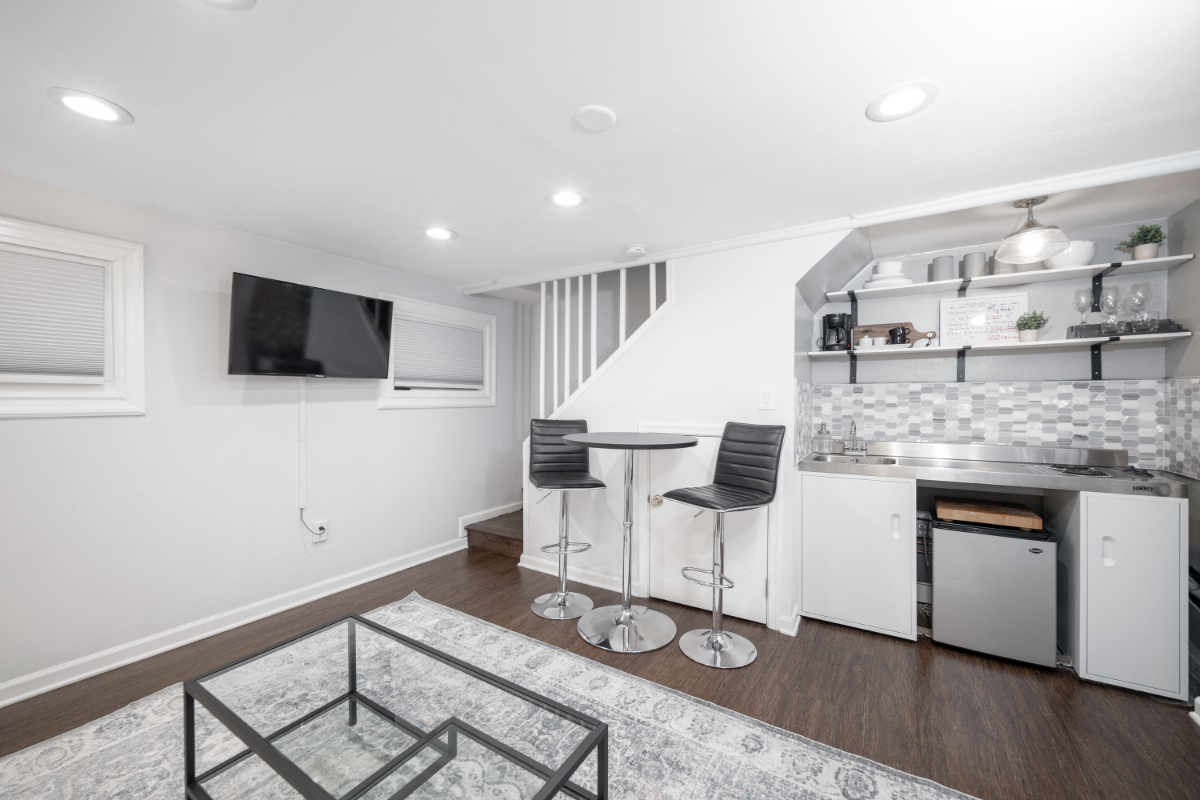 Spacious 4-Bedroom Row Home with Private Parking in Southeast DC - Photo 12