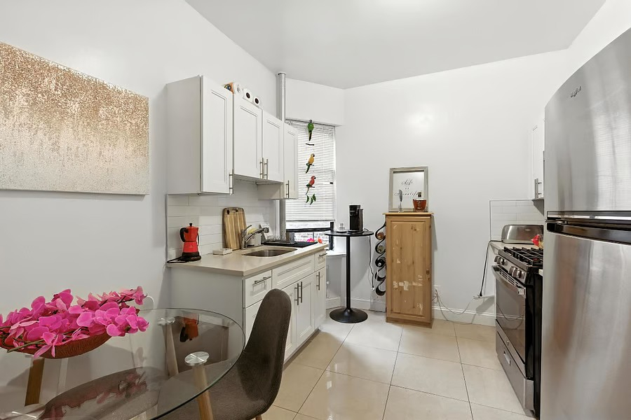 Modern NYC Apartment Private Room Great Value Stay - Photo 2