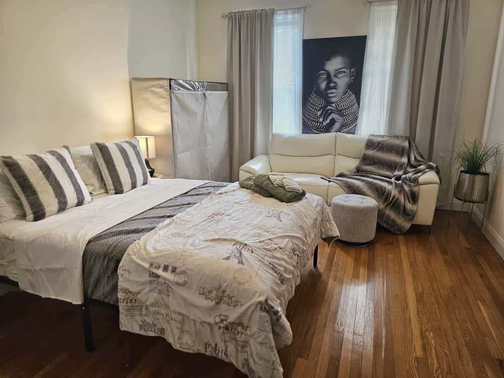 Modern NYC Apartment Private Room Great Value Stay - Photo 7