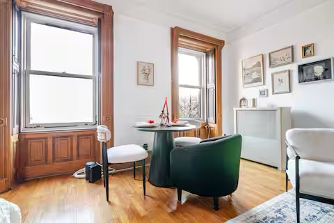 Cozy Historic Luxury Landmark Brownstone Apartment - Photo 6