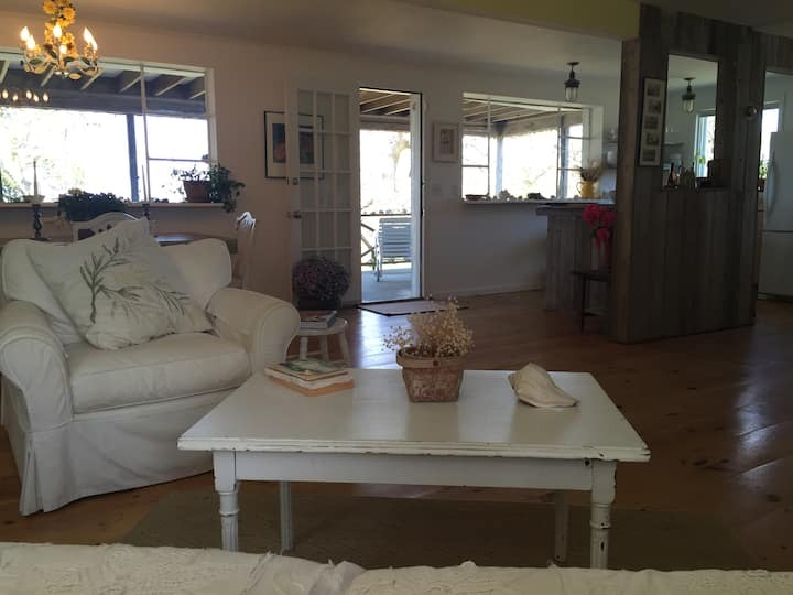 Waterfront English Cottage - Photo 8