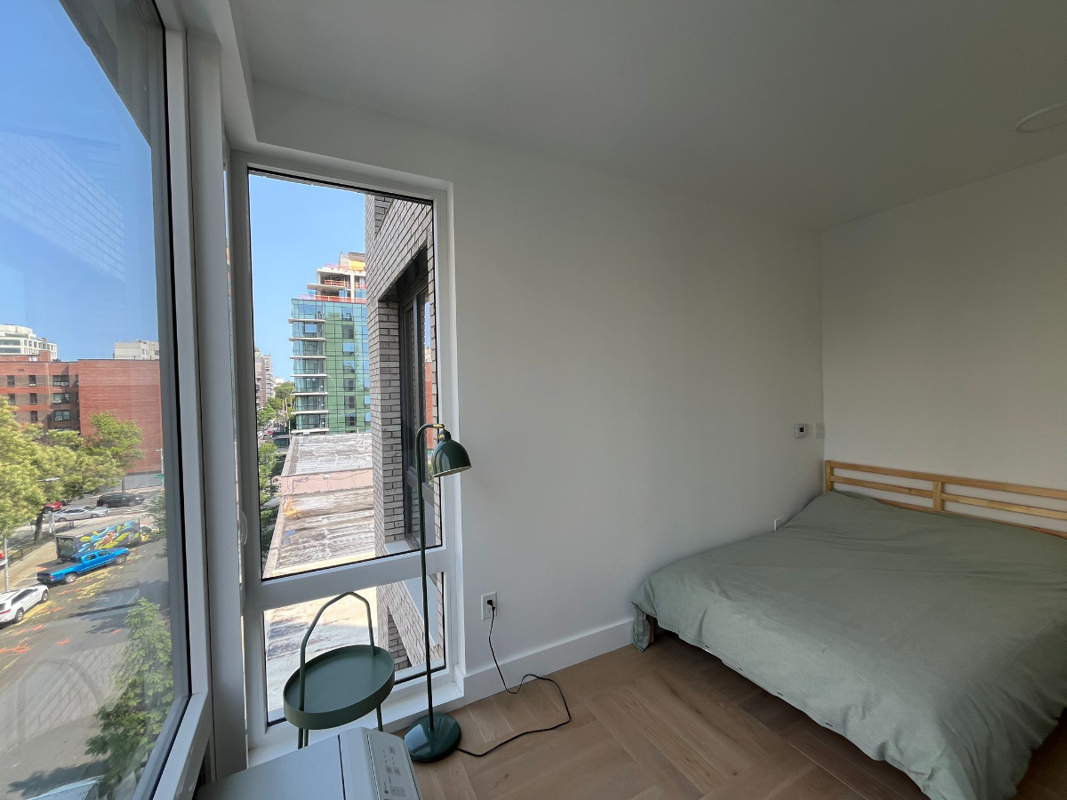 Private room 526 Baltic Street - 3 bed, 2 bath - Photo 1