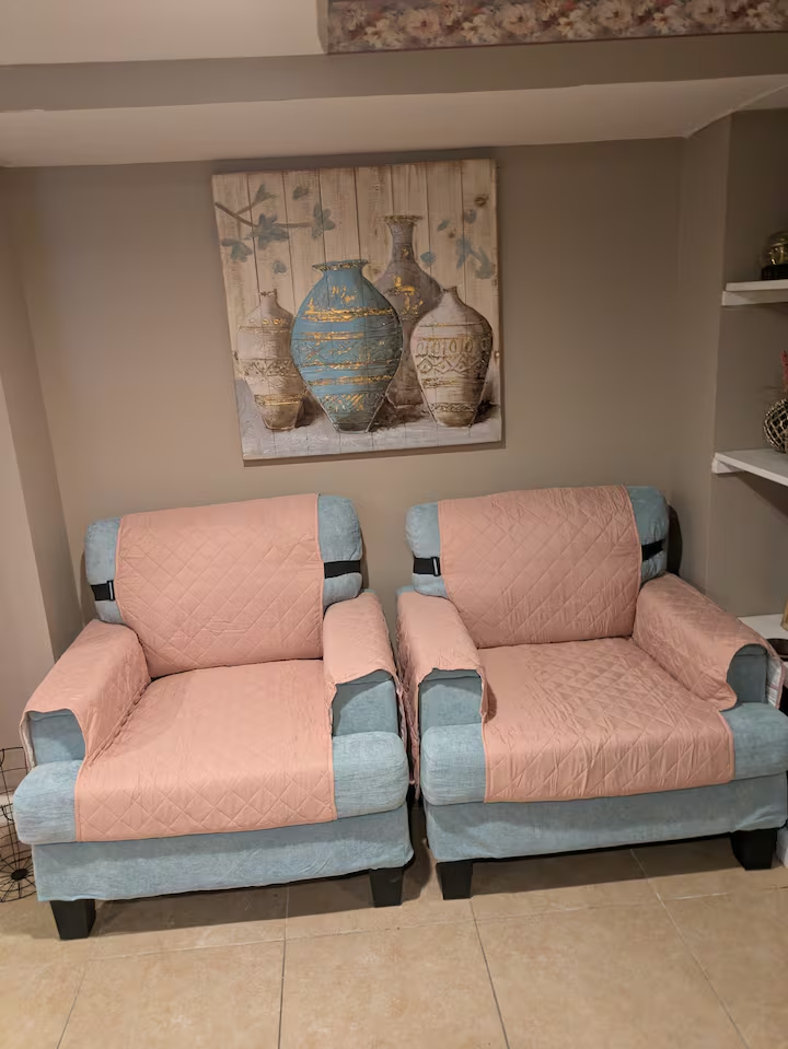 Private retreat with a Queen bed- Self Check in - Photo 4