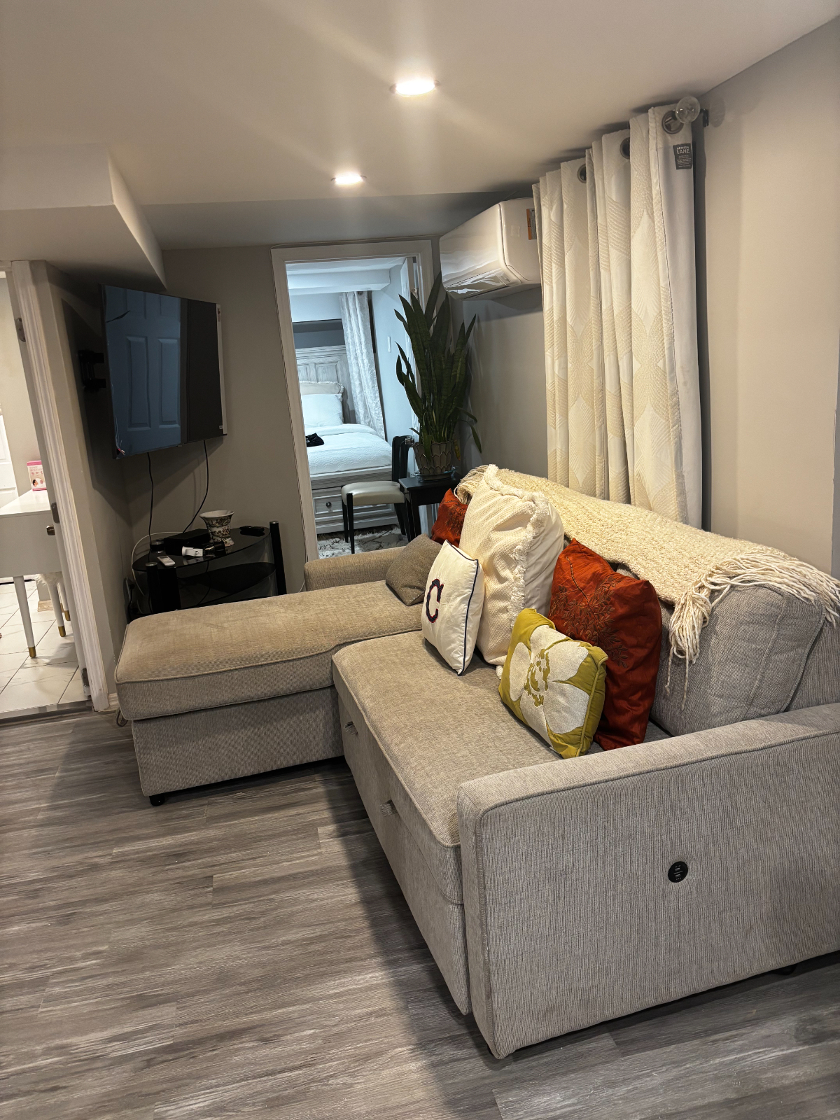 Quiet Fully Furnished Apartment Near JFK With Easy Manhattan Access - Photo 3