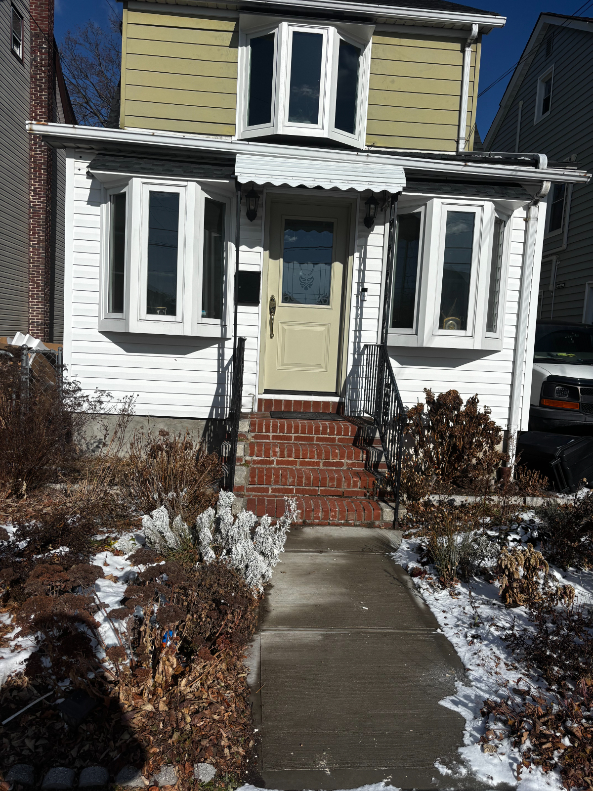 Quiet Fully Furnished Apartment Near JFK With Easy Manhattan Access - Photo 1