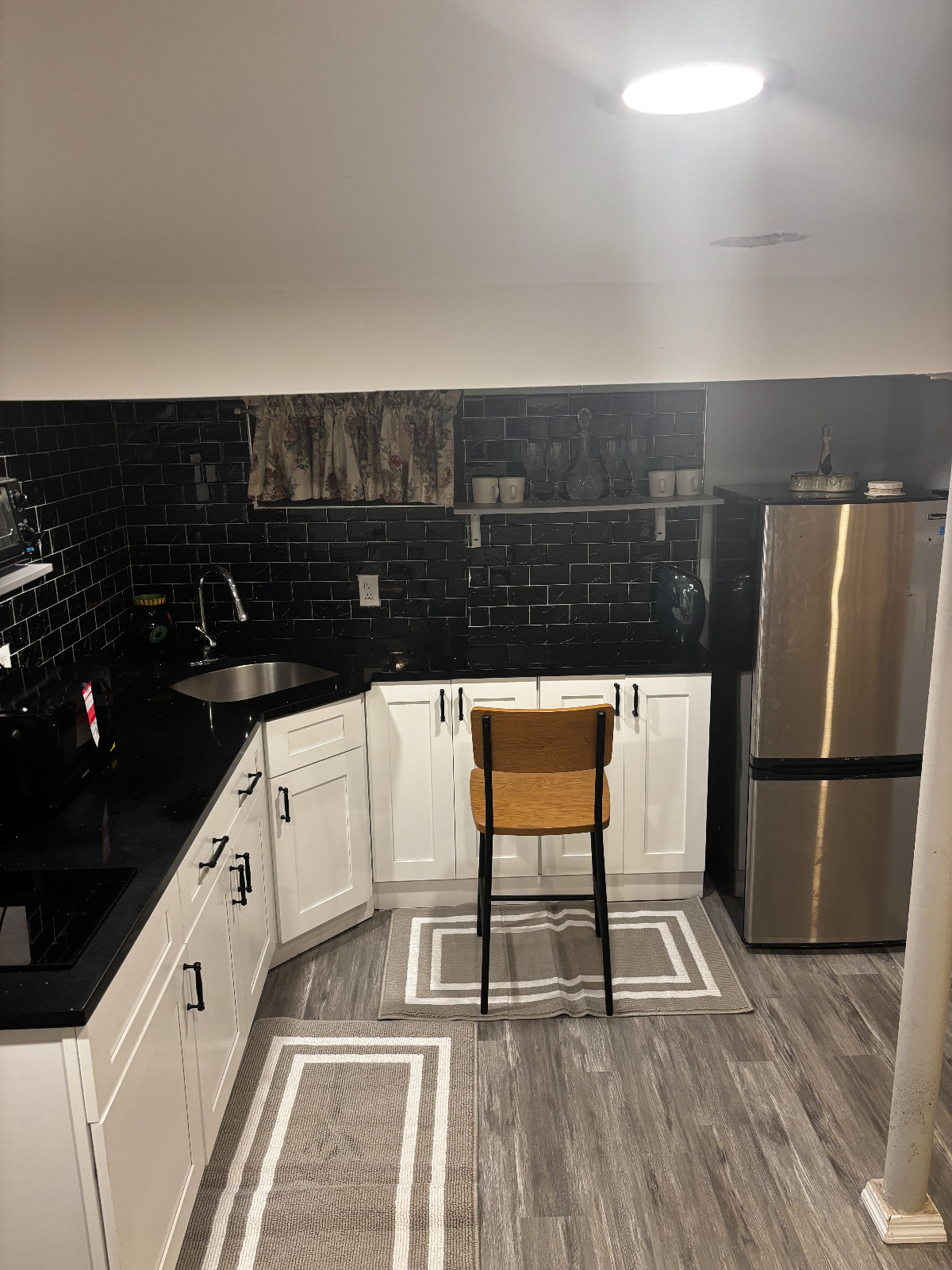 Quiet Fully Furnished Apartment Near JFK With Easy Manhattan Access - Photo 4