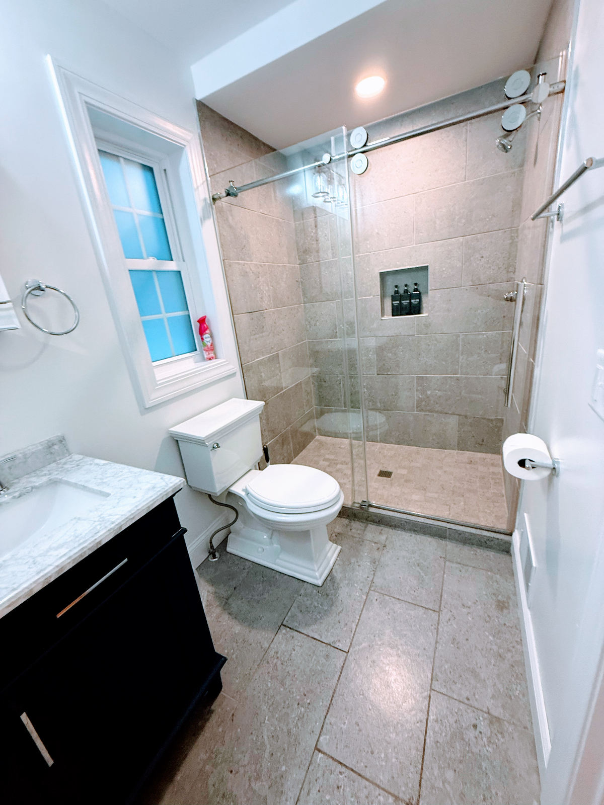 Fully Furnished 6BR / 3BA Home - Ideal for Traveling Professionals & Extended-Stays - Photo 7
